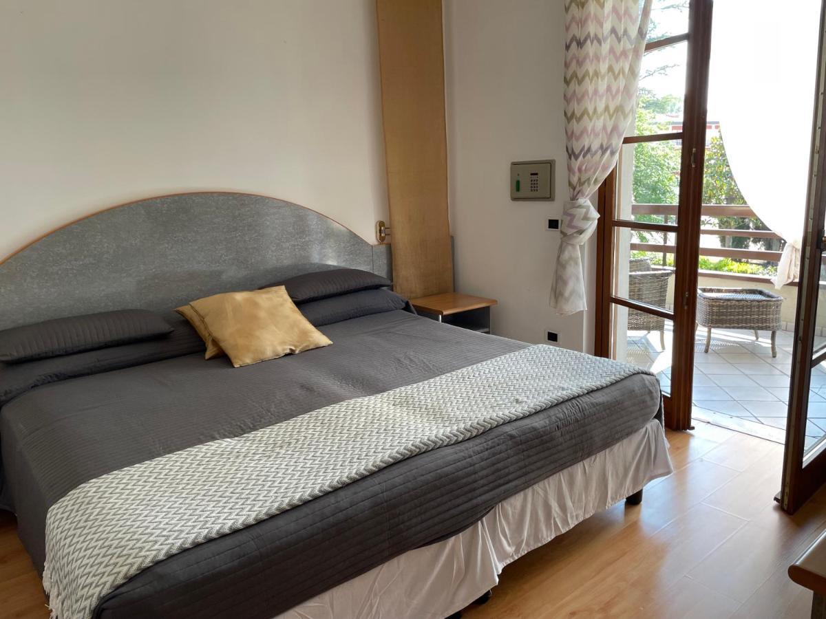 Residence Alexandra Stay Sirmione Exteriér fotografie