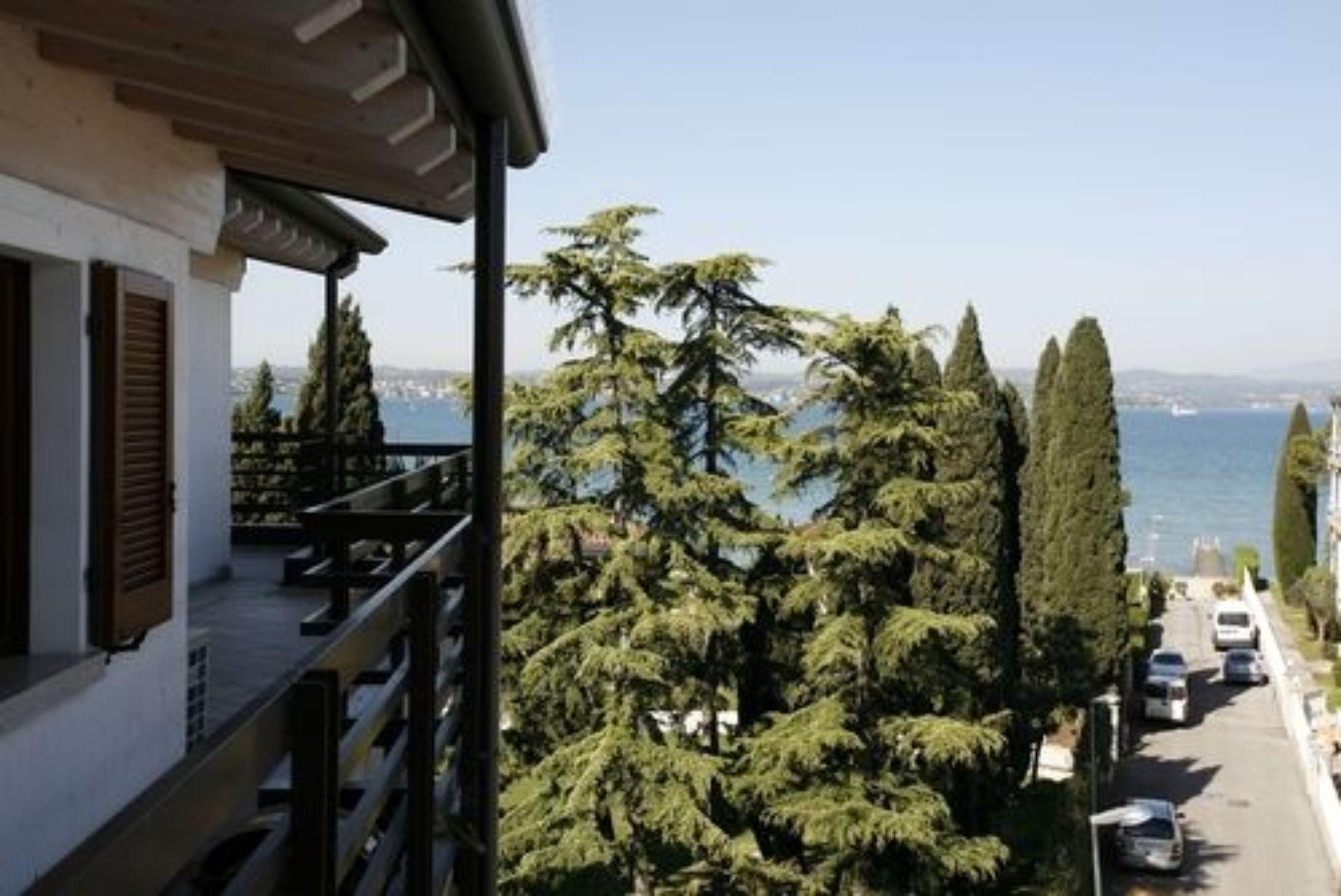 Residence Alexandra Stay Sirmione Exteriér fotografie